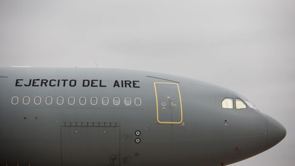 Un Airbus A330 en la base aérea de Torrejón de Ardoz.