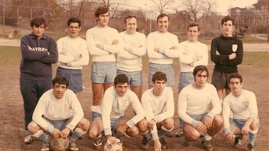 Plantilla del NY Galicia después de su resurrección en los años 60.