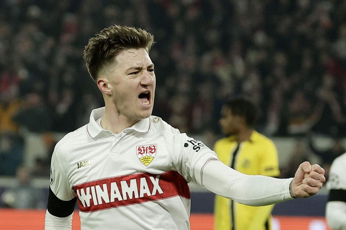 Stuttgart (Allemagne), 11/12/2024.- Angelo Stiller de Stuttgart célèbre après le but d'égalisation 1-1 lors du match de la Ligue des champions de l'UEFA entre VFB Stuttgart et BSC Young Boys, à Stuttgart, Allemagne, 11 décembre 2024. Allemagne) EFE / EPA / Ronald Wittek
