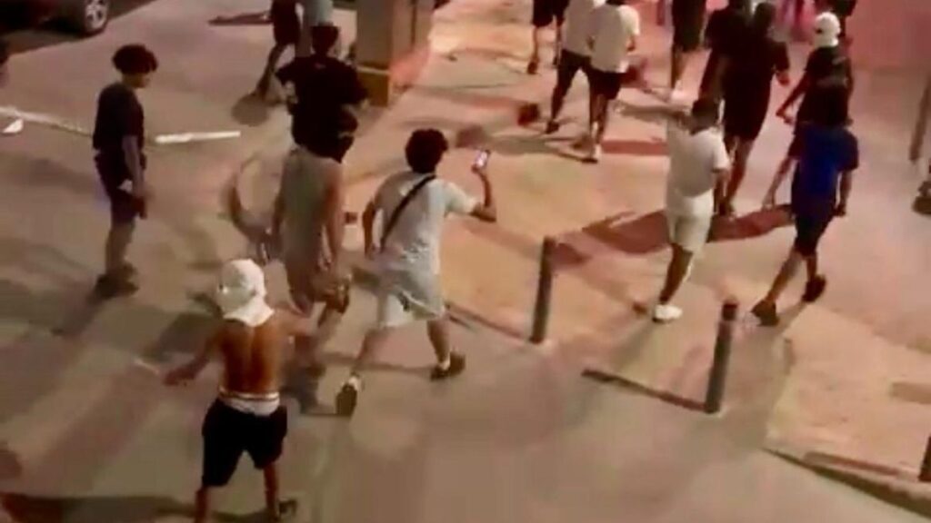 Carrera de un grupo de jóvenes en Torre Pacheco en la noche del sábado pasado