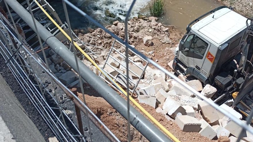 Nuevo desprendimiento en puente sobre la N-110 en San Esteban de Gormaz (Soria)
