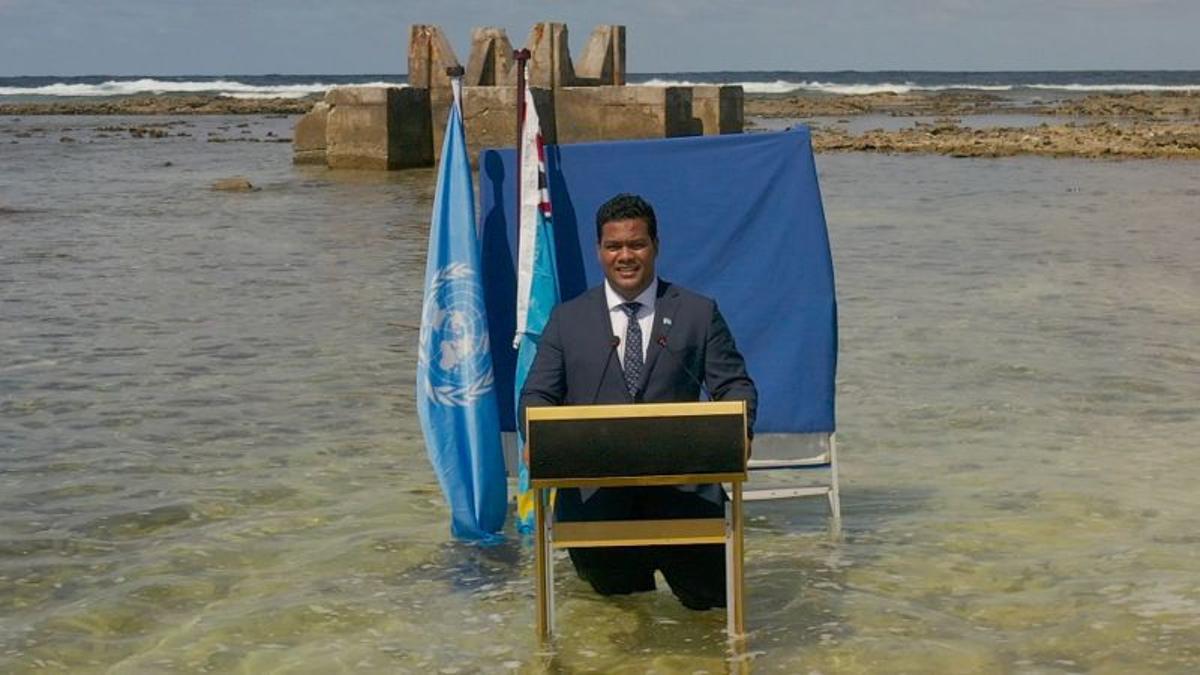 Ministre des Affaires étrangères de Tuvalu en 2021 pour demander de l'aide