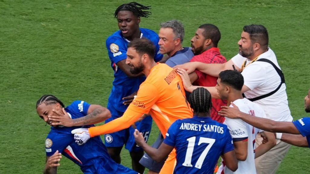 Luis Enrique agredió a Joao Pedro.