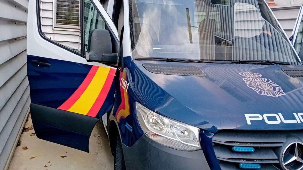 Una furgoneta de la Policía Nacional.