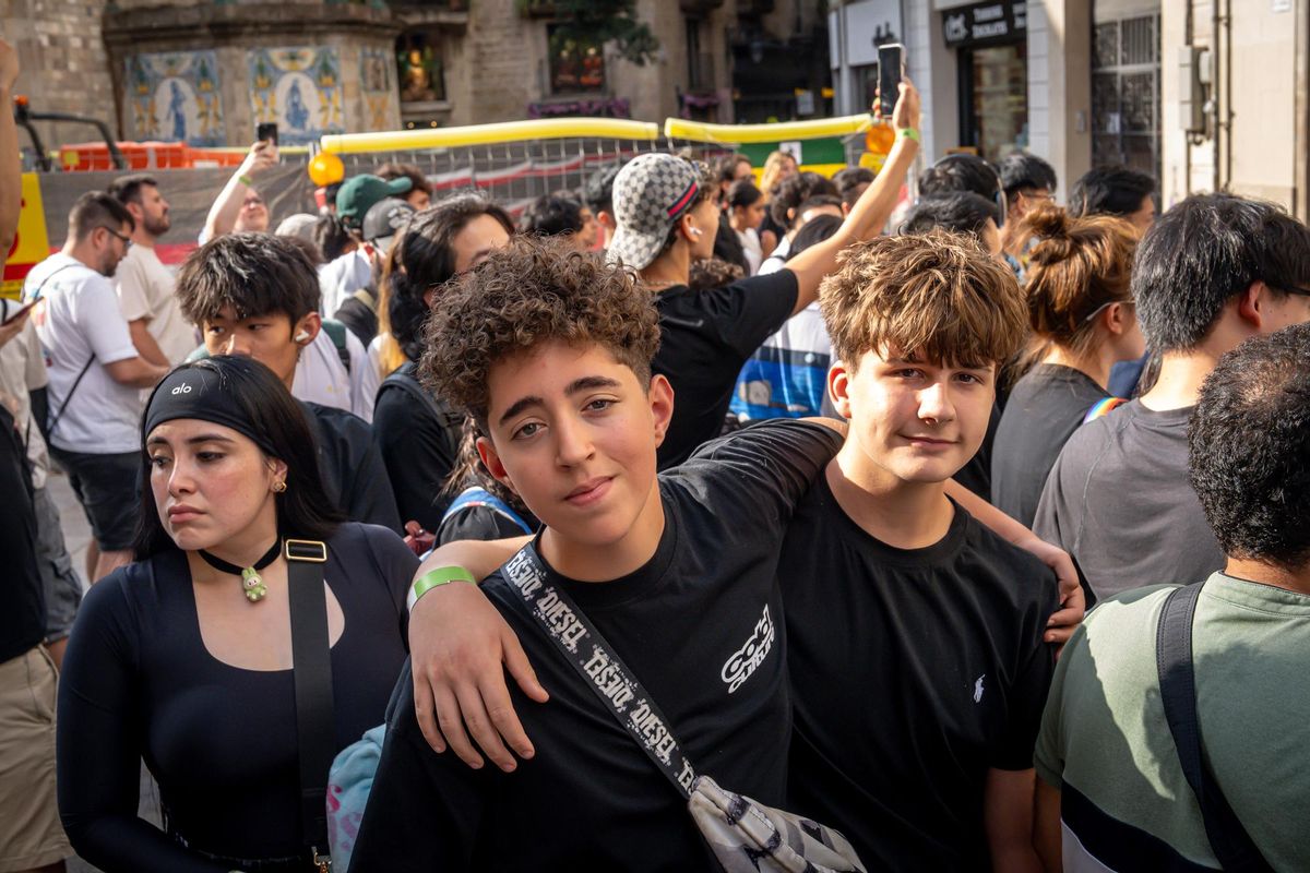 Roy Mann de 15 ans explique qu'il s'agit du Mart Pop officiel