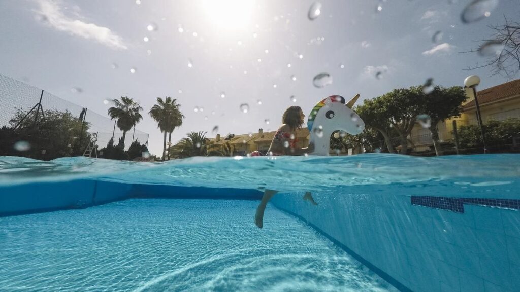 ¿Cuáles son las infecciones más comunes que se pueden contraer en una piscina?
