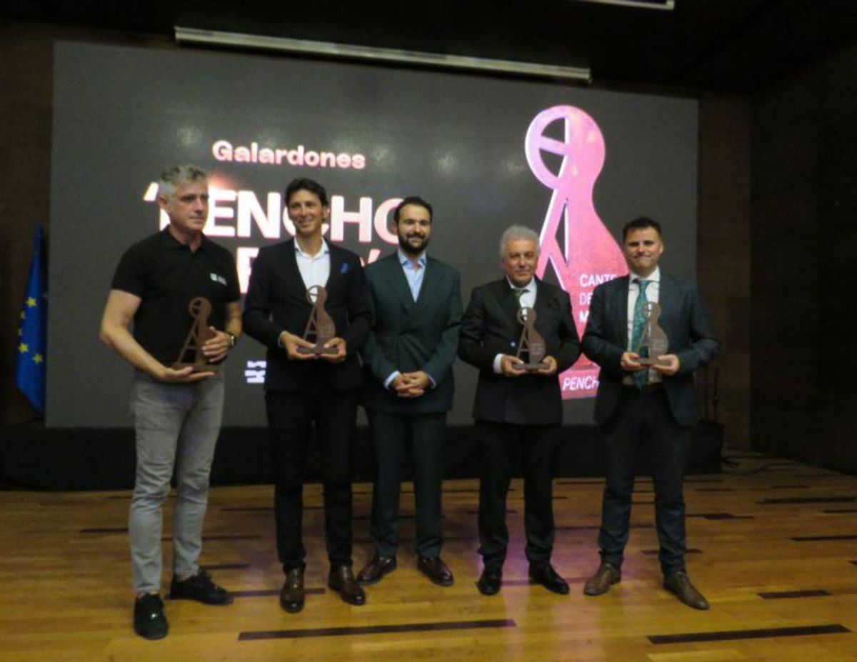 Récompensé avec le prix Pencho Cros. De gauche un dcha. | FRA