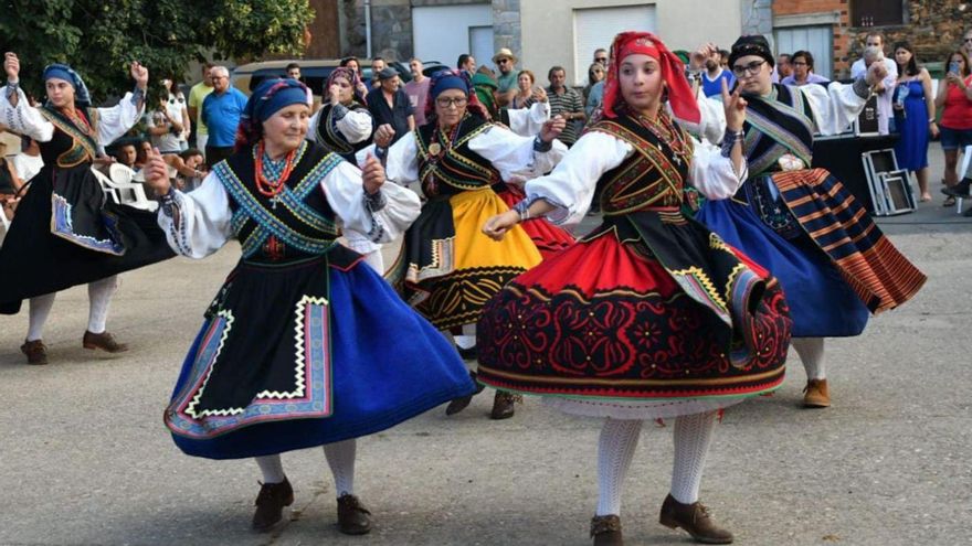 Danzas de Aulas de Música de Aliste y Tras os Montes de Trabazos y «Manteos y Monteras».