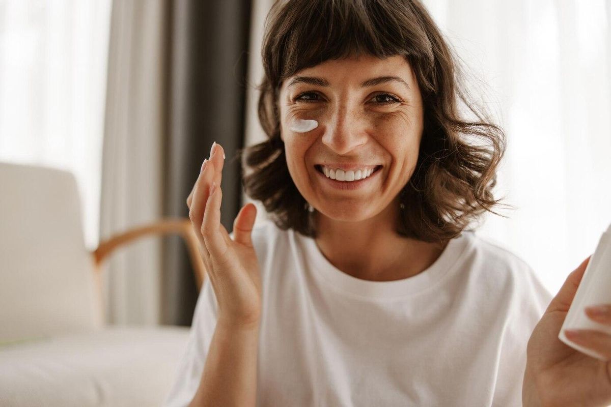 Vous avez besoin d'une crème de protection à large spectre si vous travaillez tous les jours devant l'écran.