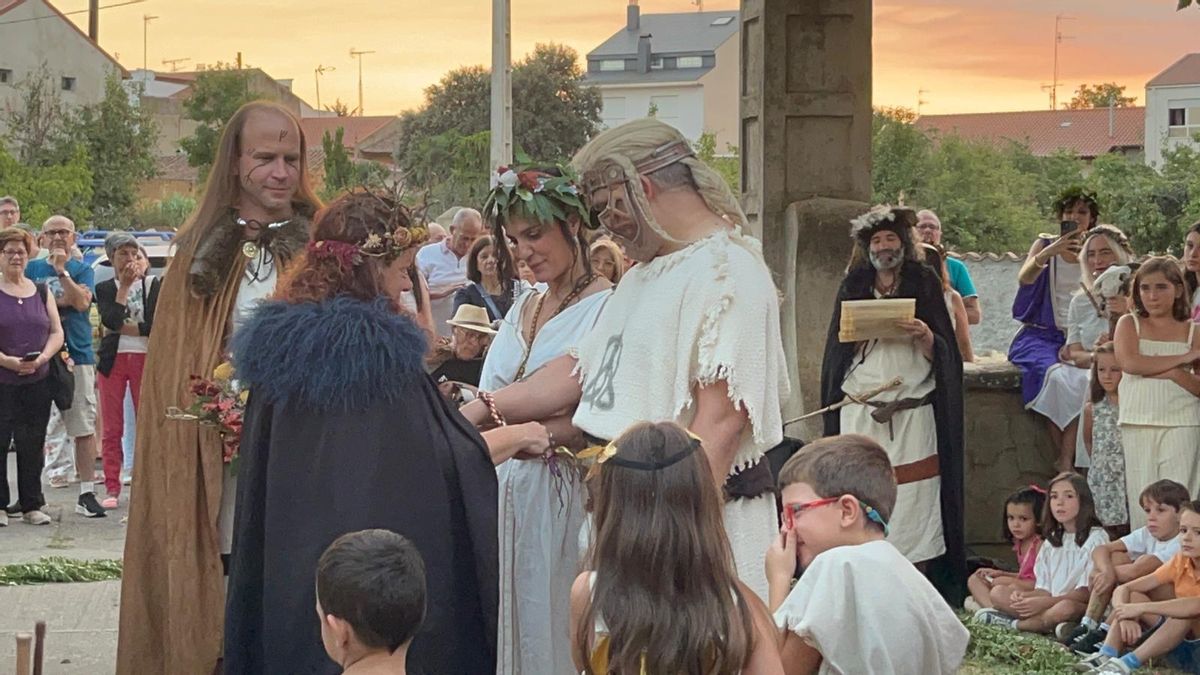 Recréation d'un mariage asturien romain à Santibáñez.