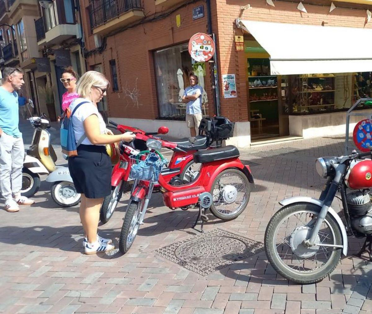 Un glissement géant, des chefs ruraux et des motos à Tutiplén