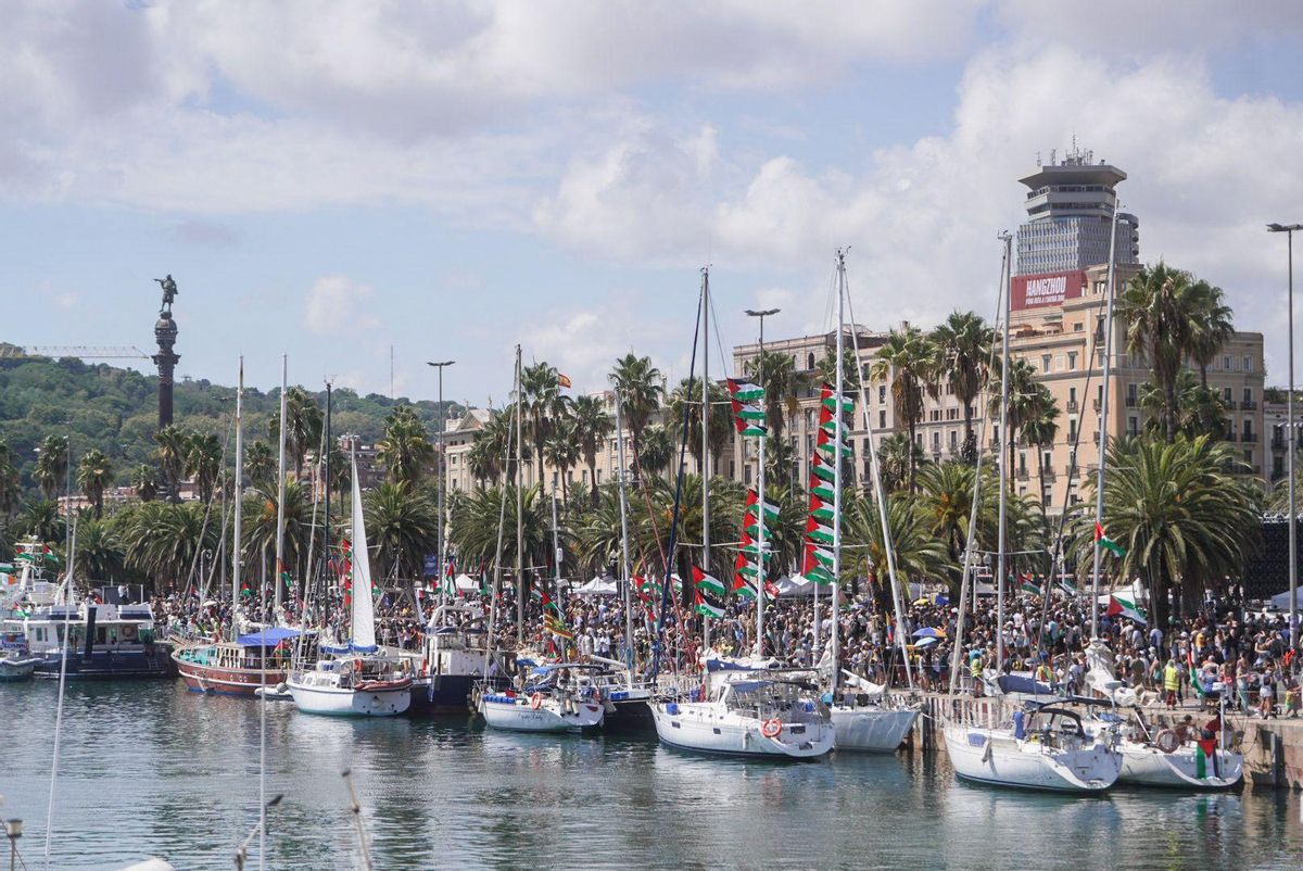 Les bateaux du Global Sumud Flotilla dans le moll du Fush de Barcelone avant de naviguer à Gaza