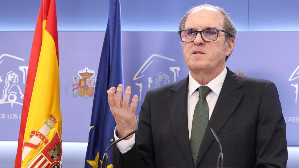 El Defensor del Pueblo, Ángel Gabilondo, ofrece una rueda de prensa tras la entrega del Informe Anual 2022 a la presidenta del Congreso, a 13 de marzo de 2023, en Madrid (España). El Defensor del Pueblo recibió 31.077 quejas en 2022, 2.062 más que en 2021
