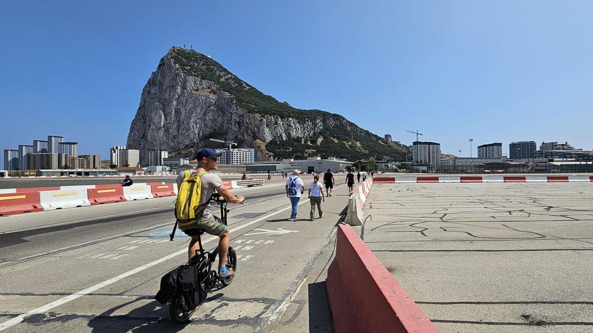 Entrada al aeropuerto de Gibraltar
