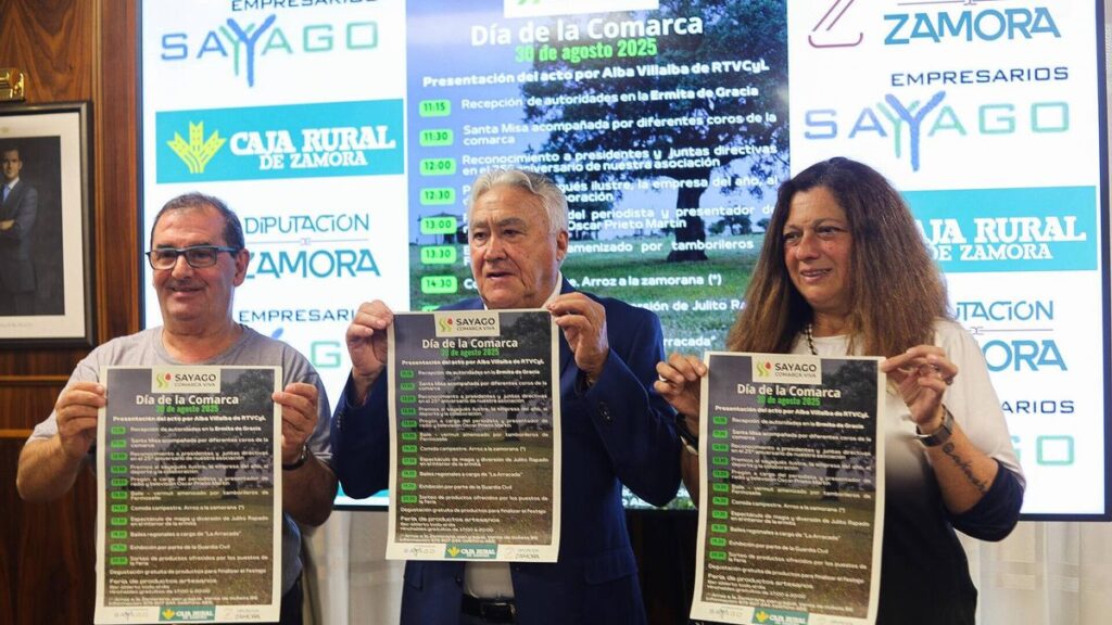Desde la izquierda: Narciso Prieto, Director de Comunicación de Caja Rural, Francisco Rodríguez, y Josune Moneo  presidente de la Asociación de Empresarios de Sayago y Josune Moneo, secretaría de la asociación,  en la presentación del día de la comarca de Sayago 2025