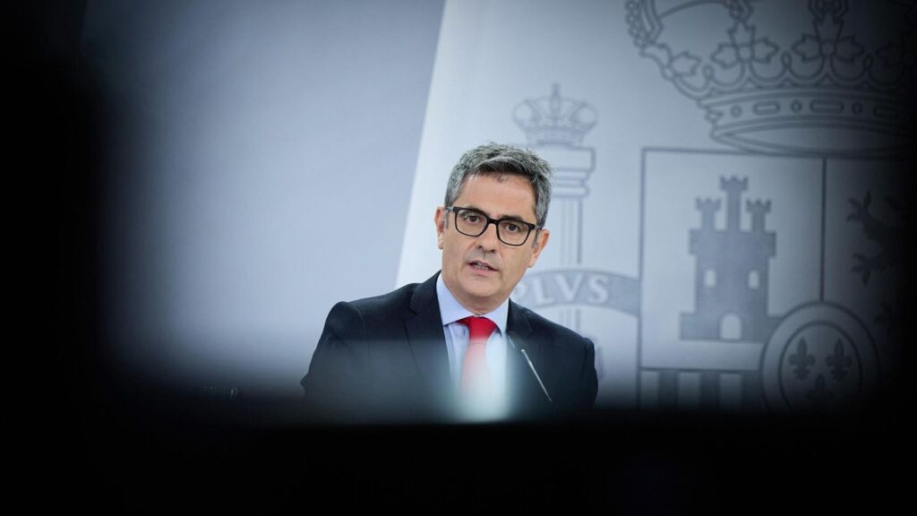 El ministro de la Presidencia, Félix Bolaños, durante una rueda de prensa tras el Consejo de Ministros, en el Palacio de la Moncloa, a 22 de julio de 2025, en Madrid (España).