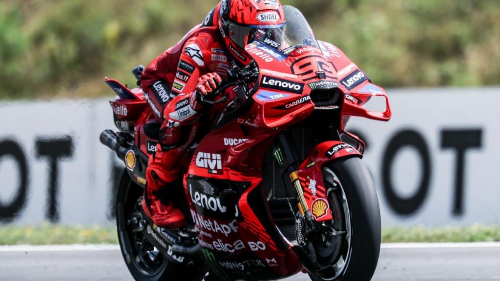 Duodécima victoria al 'sprint' del año de Marc Márquez, con pleno español en el podio