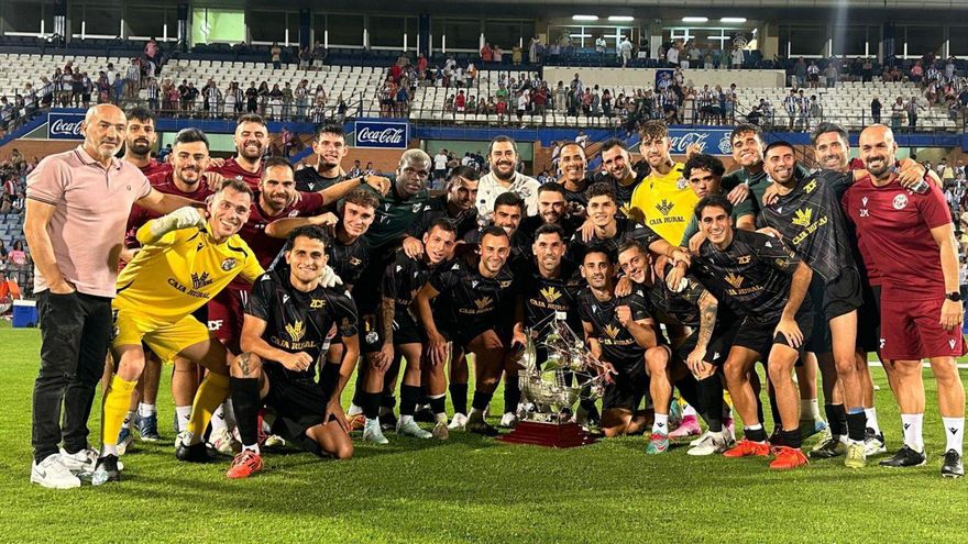 El Zamora CF, tras lograr la Carabela de Plata.