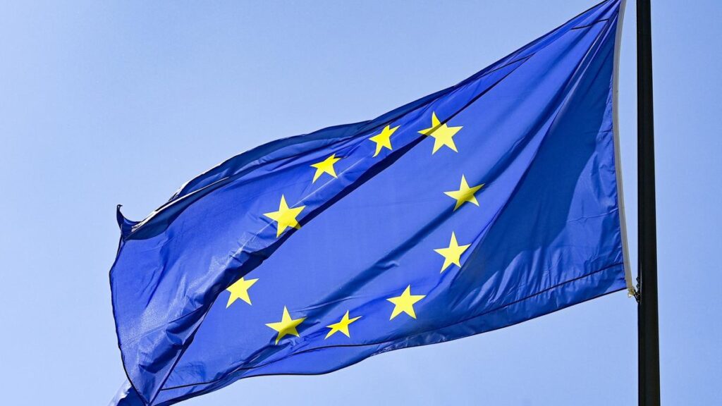 Archivo - Bandera de la UE.