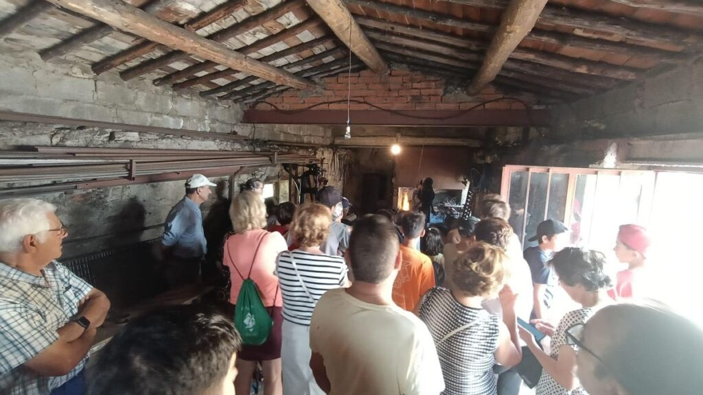 Participantes en la jornada celebrada en la fragua de Pepito de Carbellino de Sayago.