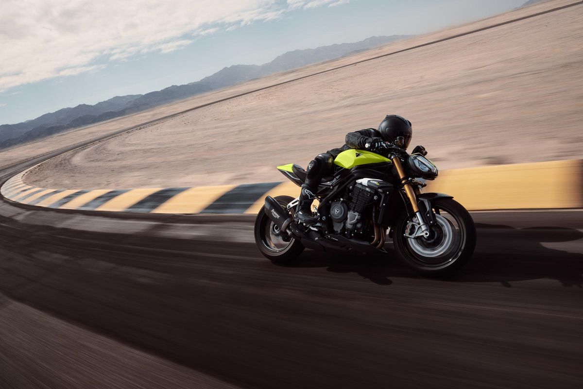 Triumph Speed ​​Triple 1200 Rx, pure exclusivité au format radical