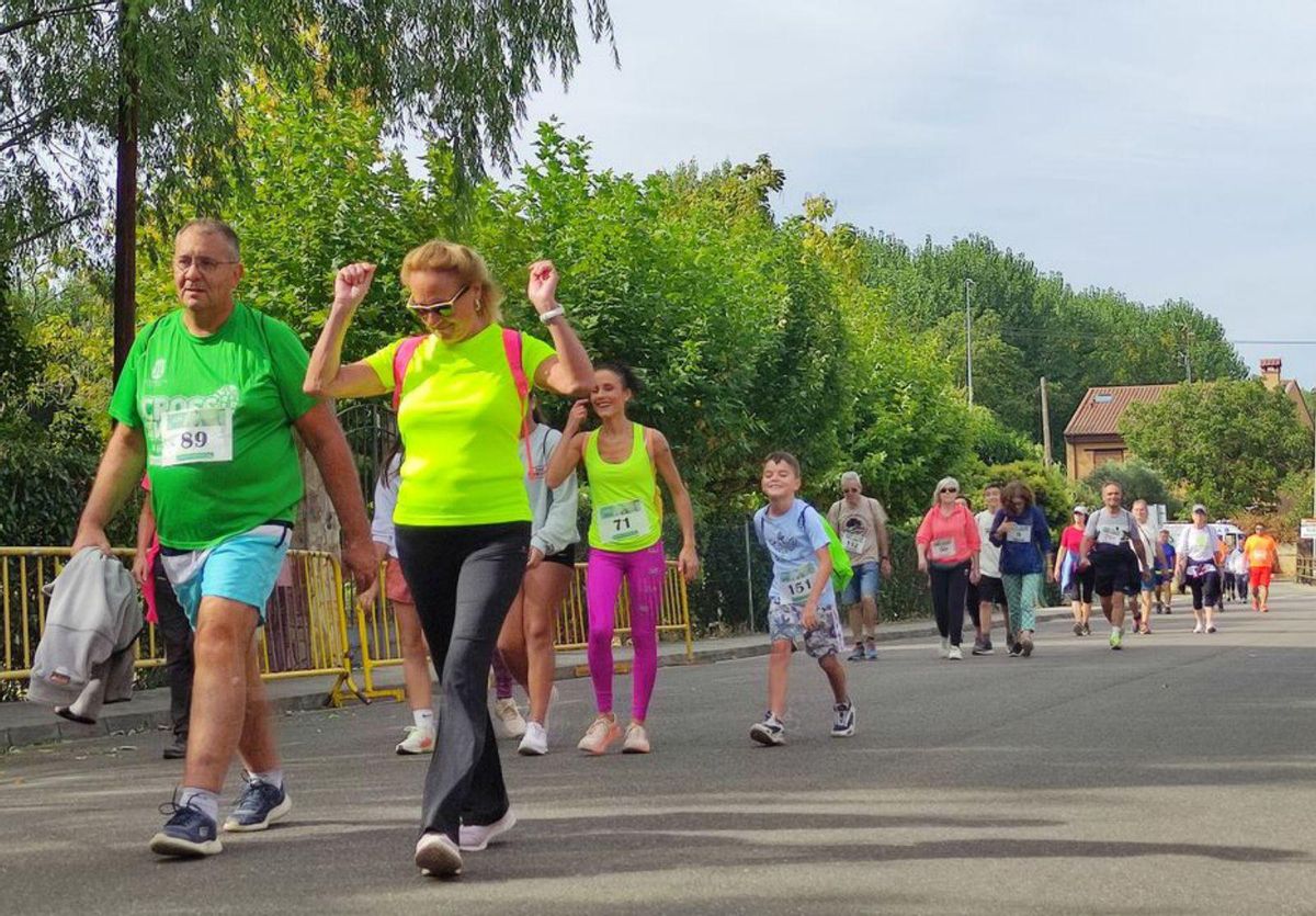 Des Personnes de Tous Âges Ontrétté à l'Événilement. | EP