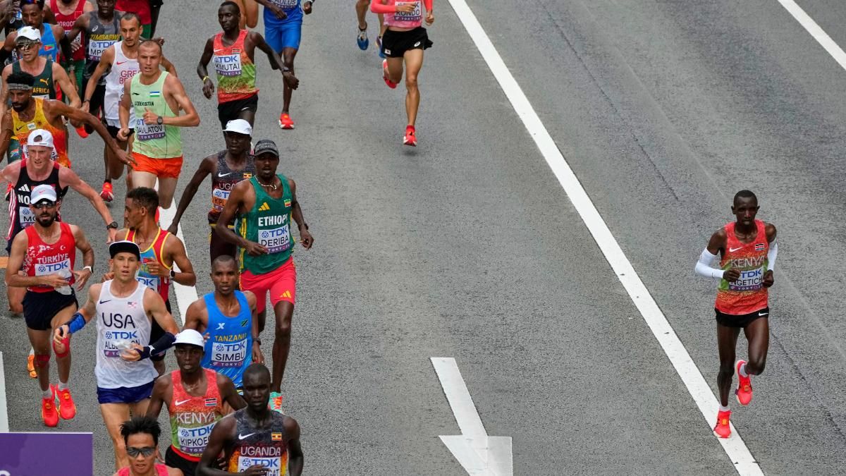 Le Keniano Ngetich (à droite) a été fulminé par le «Flato»