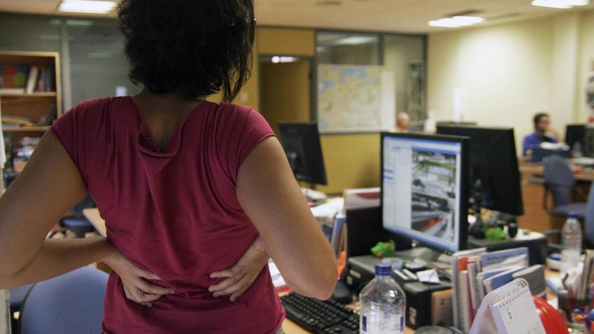 Les maux de dos sont la principale cause de travail entre les enfants de moins de 45 ans.