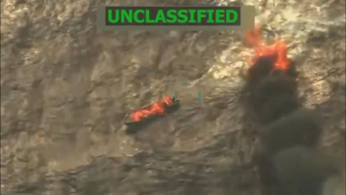 Capture vidéo tirée du réseau social social du compte social du compte @RealDonaldTrump du président des États-Unis, Donald Trump, qui montre une prétendue narcolanche du train Aragua en feu après avoir été attaqué dans la mer des Caraïbes par l'armée américaine.