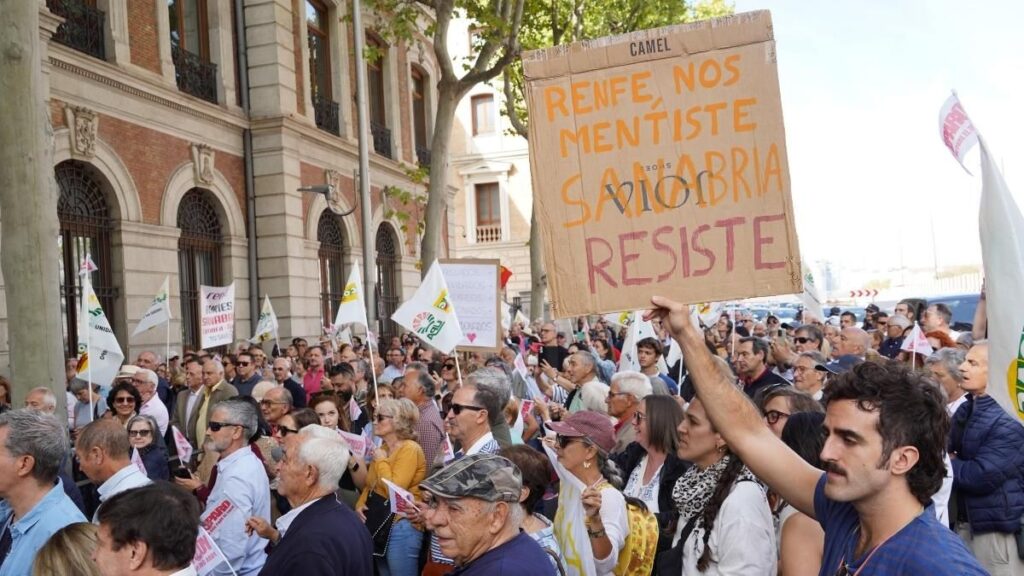 Zamora clama en Madrid para recuperar las frecuencias del AVE: "Renfe entierra Sanabria por 15 minutos"