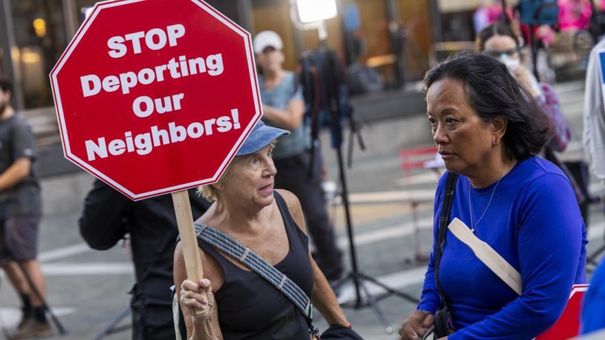 Un agente de Inmigración de EE.UU. mata a tiros a un hombre que se resistía al arresto en el área de Chicago