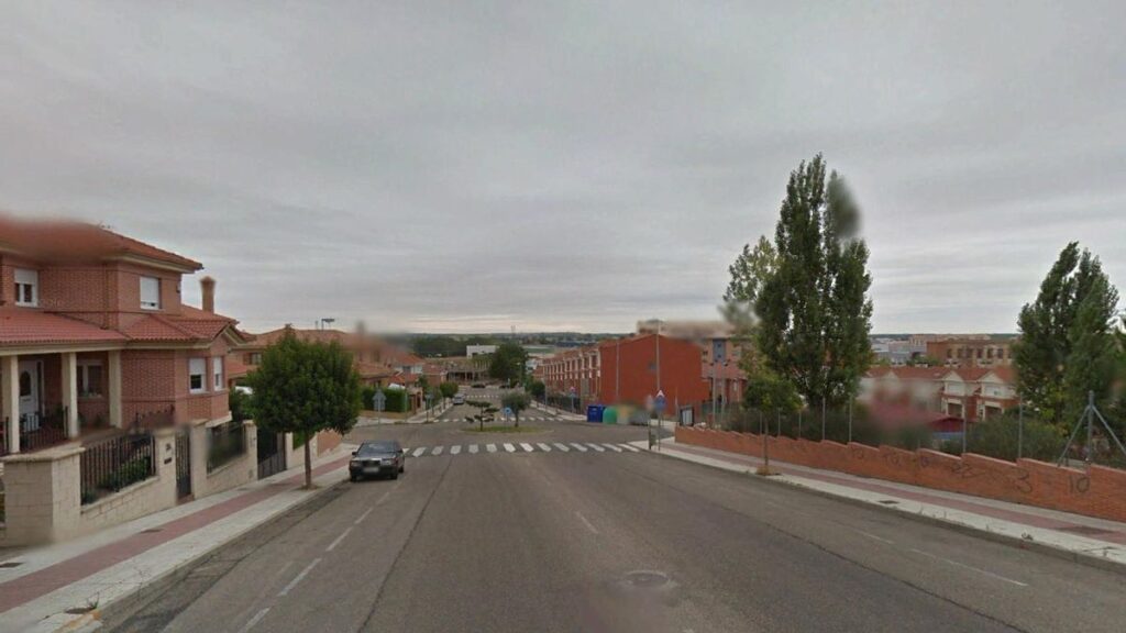 El accidente se ha producido a la altura del número 32 de la calle Doctor Rozada Giganto.
