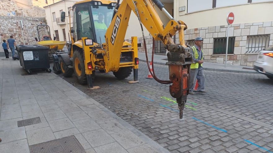 Inicio de las obras de los nuevos contenedores soterrados en el barrio de la Horta.
