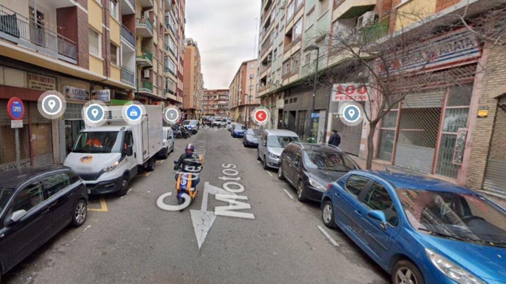 Los hechos tuvieron lugar la madrugada del martes en la calle Mompeón Motos.