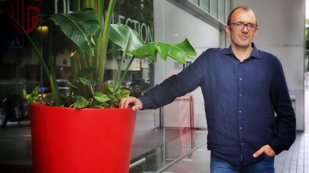 Isaac Rosa, fotografiado antes de la entrevista