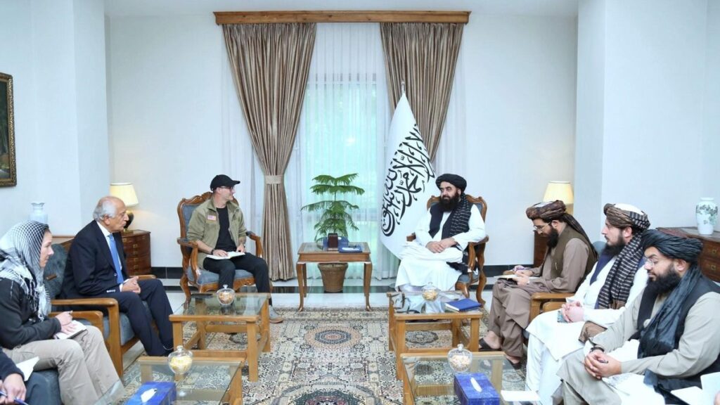Las autoridades talibán en Afganistán mantienen en Kabul una reunión con una delegación de EEUU, este sábado.