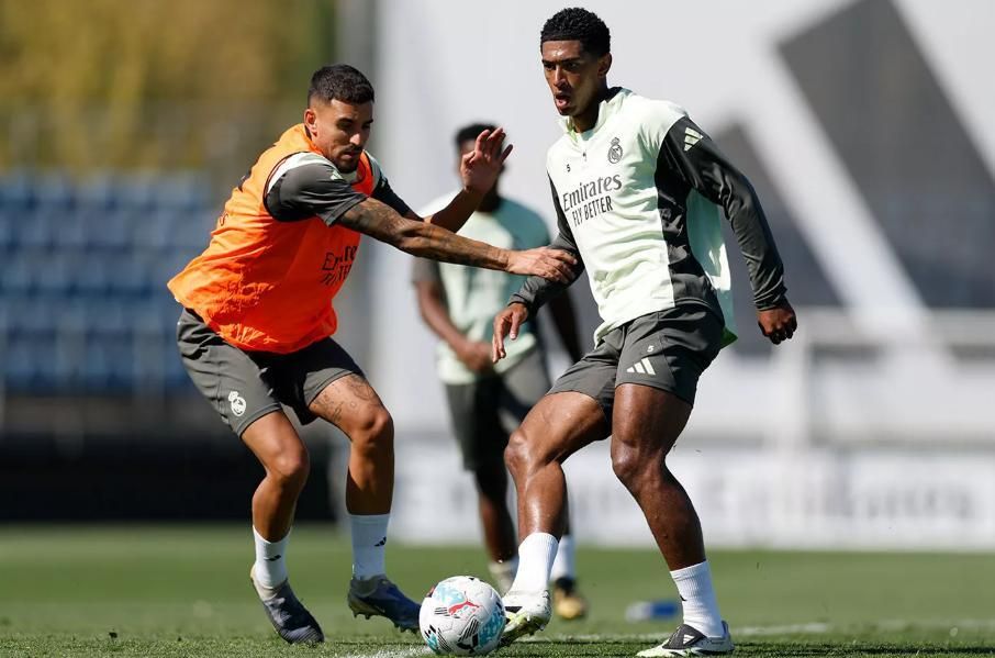Bellingham, durante el entrenamiento de este lunes con Dani Ceballos