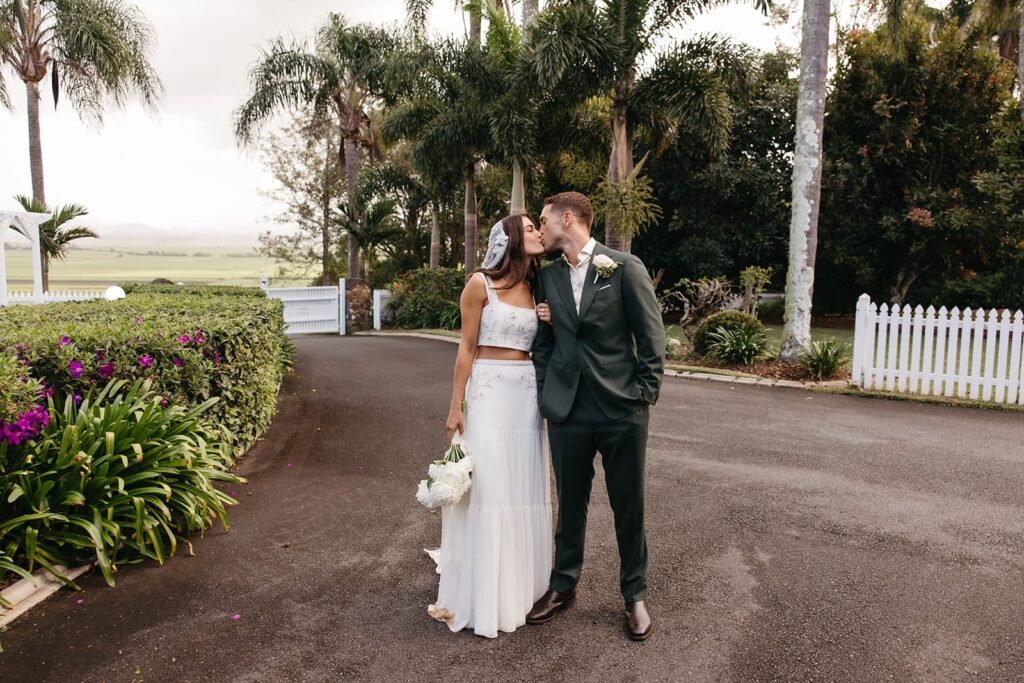 Mariage élégant dans l'arrière-pays à Fins