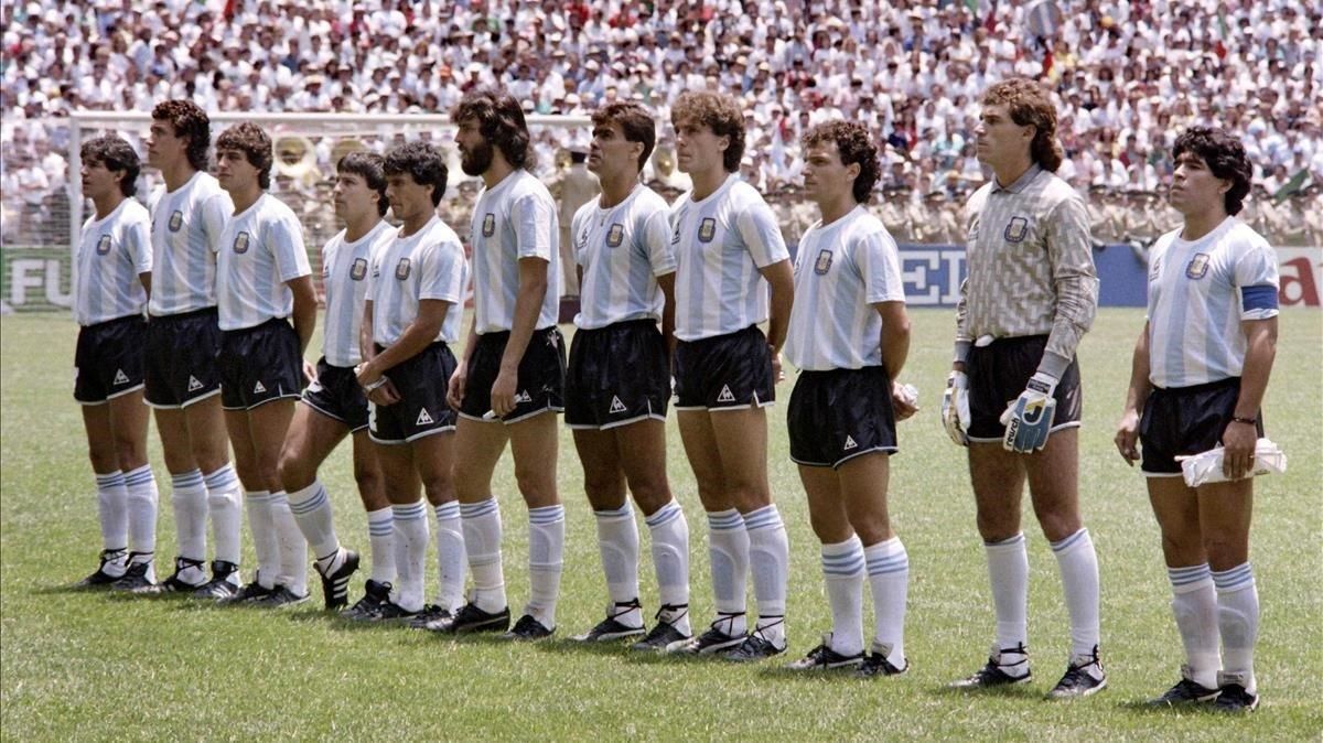 Champions du monde 86 : Burruchaga, Valdano, Giusti, Olarticoechea, Héctor Enrique, Batista, Brown, Ruggeri, Cuciuffo, Pumpido et Maradona.