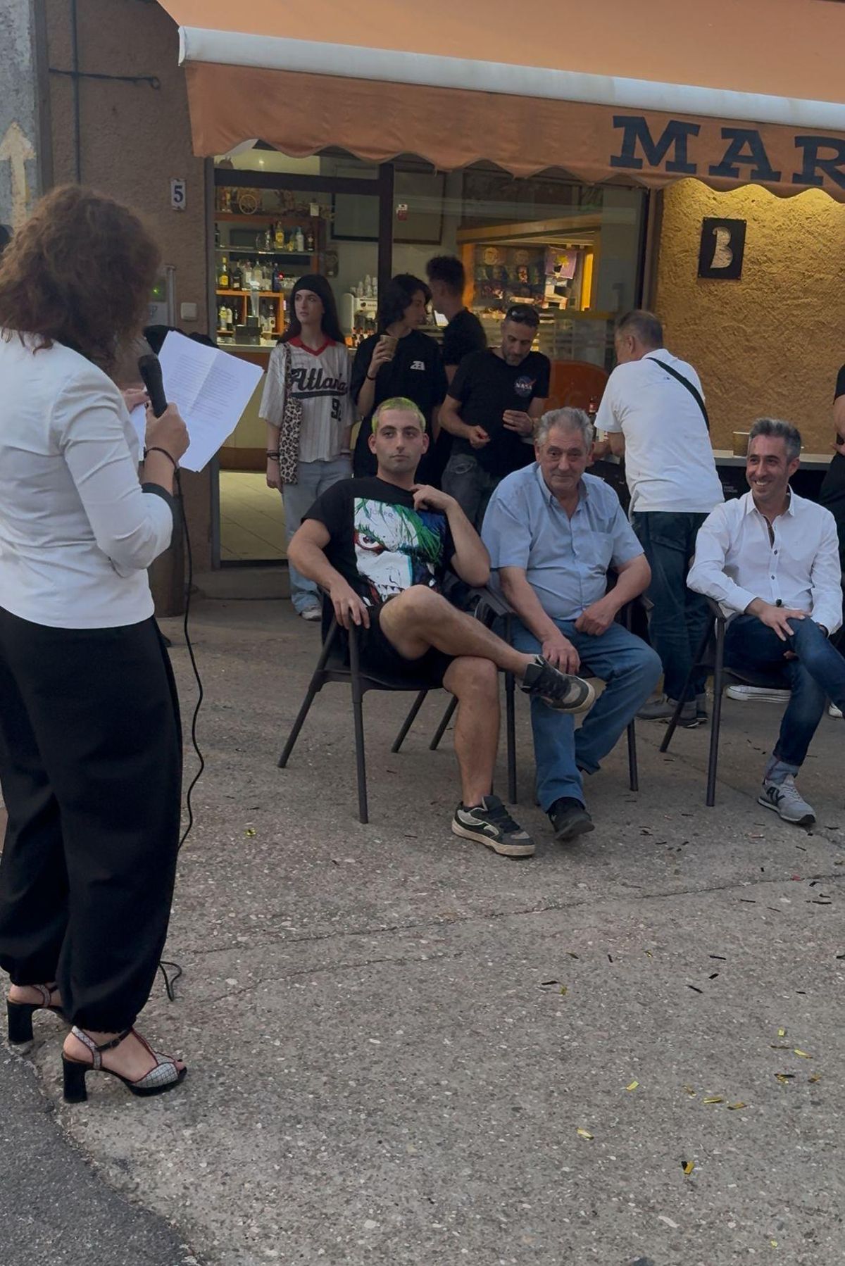 Un moment d'hommage à Marce, avec ses enfants.