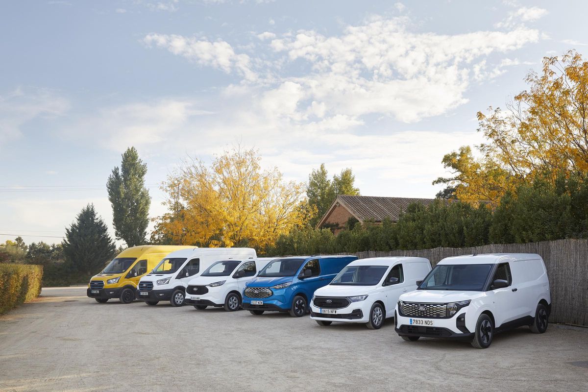 Ford Transit célèbre 60 ans d'innovation, de leadership et de service ininterrompu