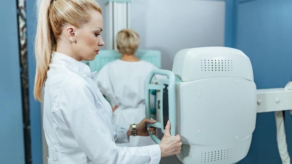 Mamografía, ¿qué es, cuándo hacerla y...es dolorosa?