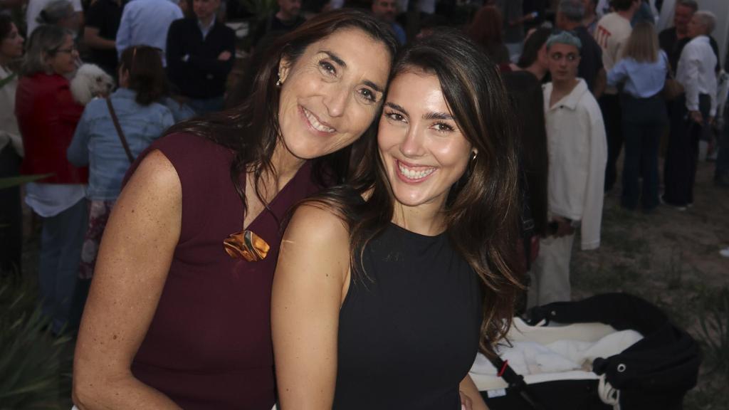 Paz Padilla et Anna Padilla lors d'un événement public.