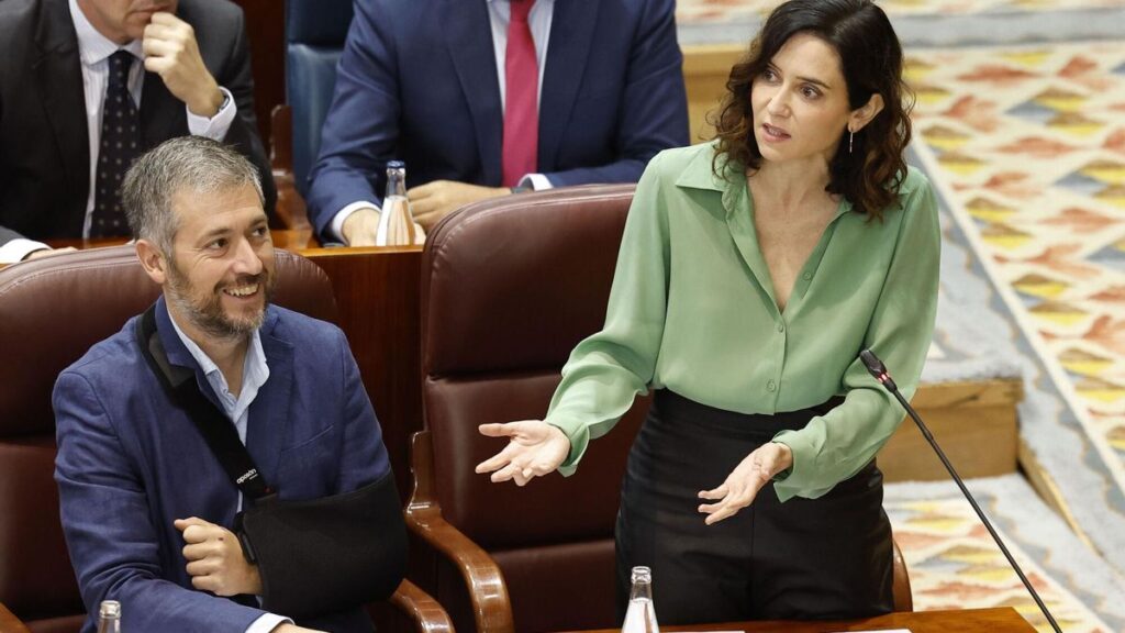 MADRID, 09/10/2025.- La presidenta de la Comunidad, Isabel Díaz Ayuso, interviene durante el pleno de la Asamblea de Madrid, este jueves. EFE/ Chema Moya