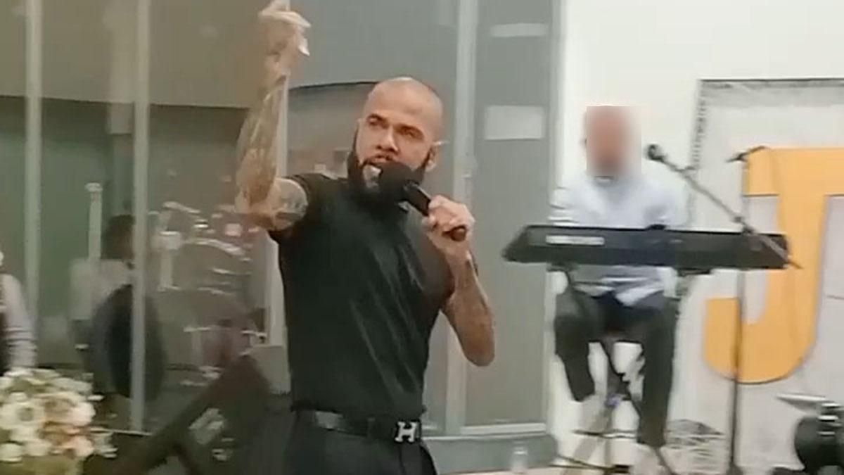 La nueva vida de Dani Alves: del fútbol a predicar en una iglesia