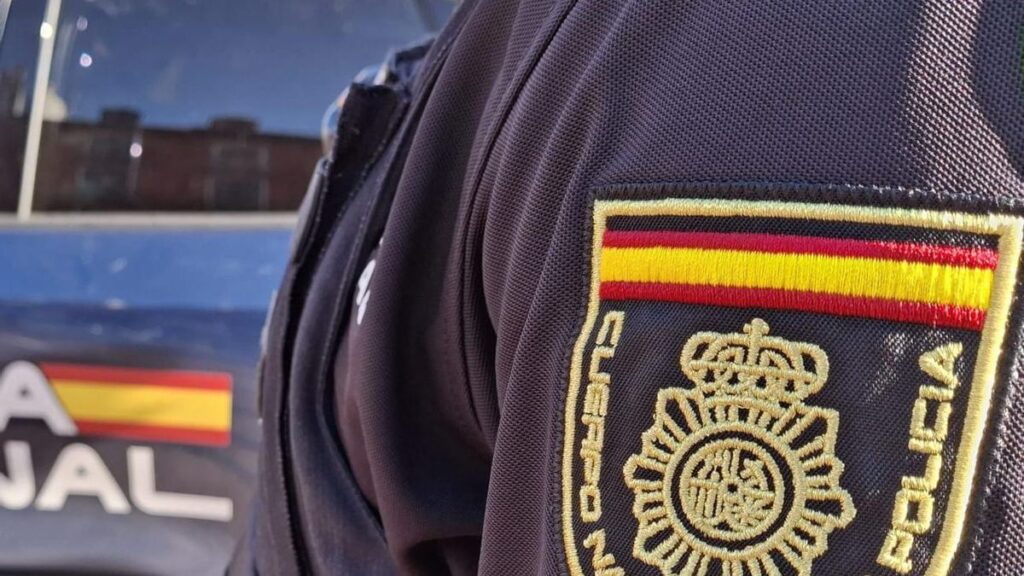 Agente de Policía Nacional.