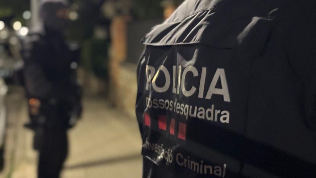 Imagen de un agente de los Mossos d'Esquadra en Barcelona.