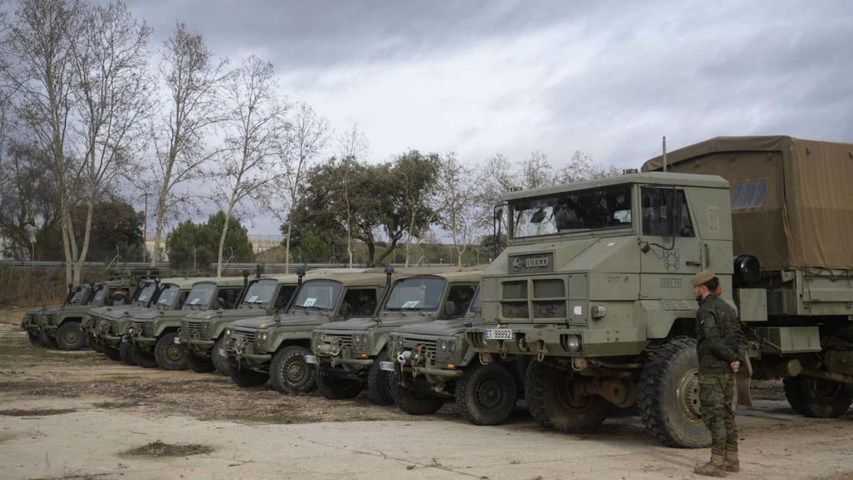 Vehículos del Ejército de Tierra en Monte la Reina.