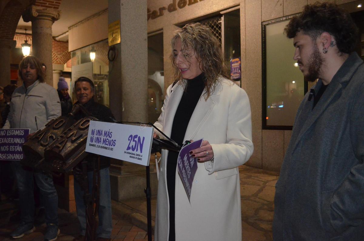Concentration contre la violence sexiste à Benavente.