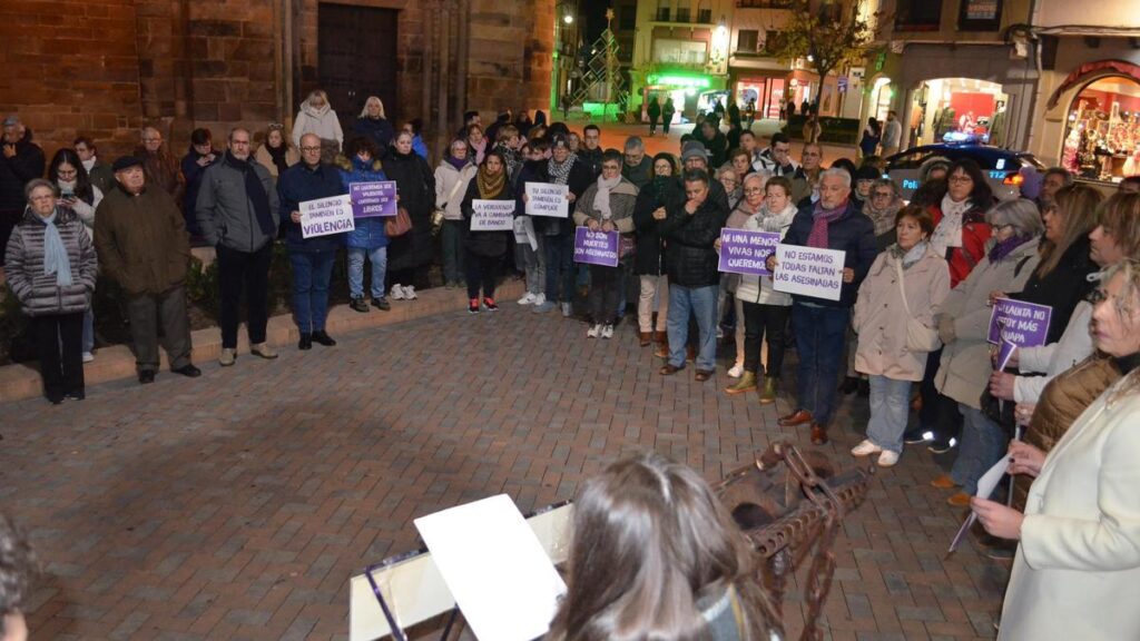 Concentración contra la violencia machista en Benavente.